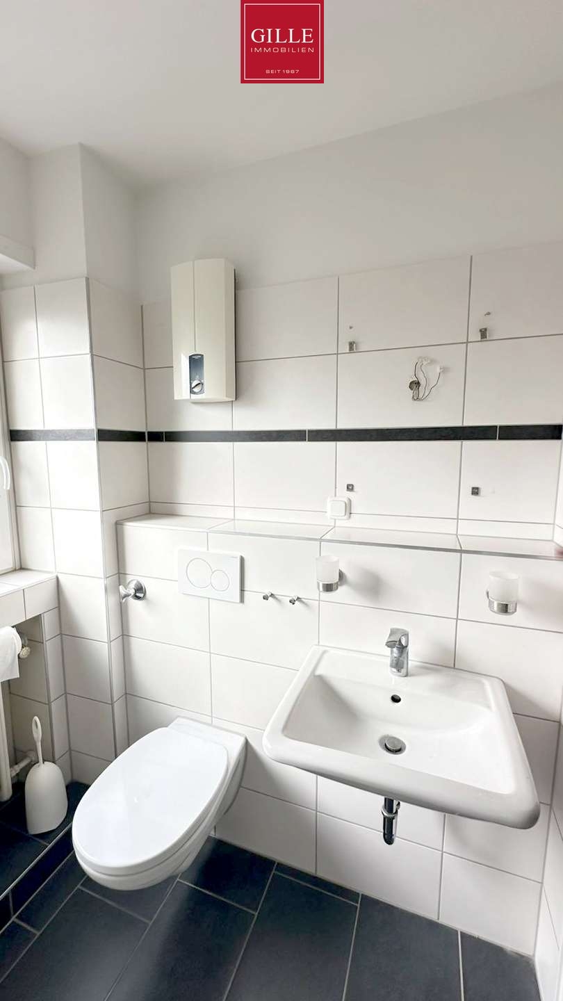 Ansicht 11 von: WOHNEN AM SCHMÖLDERPARK: Renovierte 2-Zim.-Whg. mit Tageslichtbad, schönem Wohnraum u. Balkon